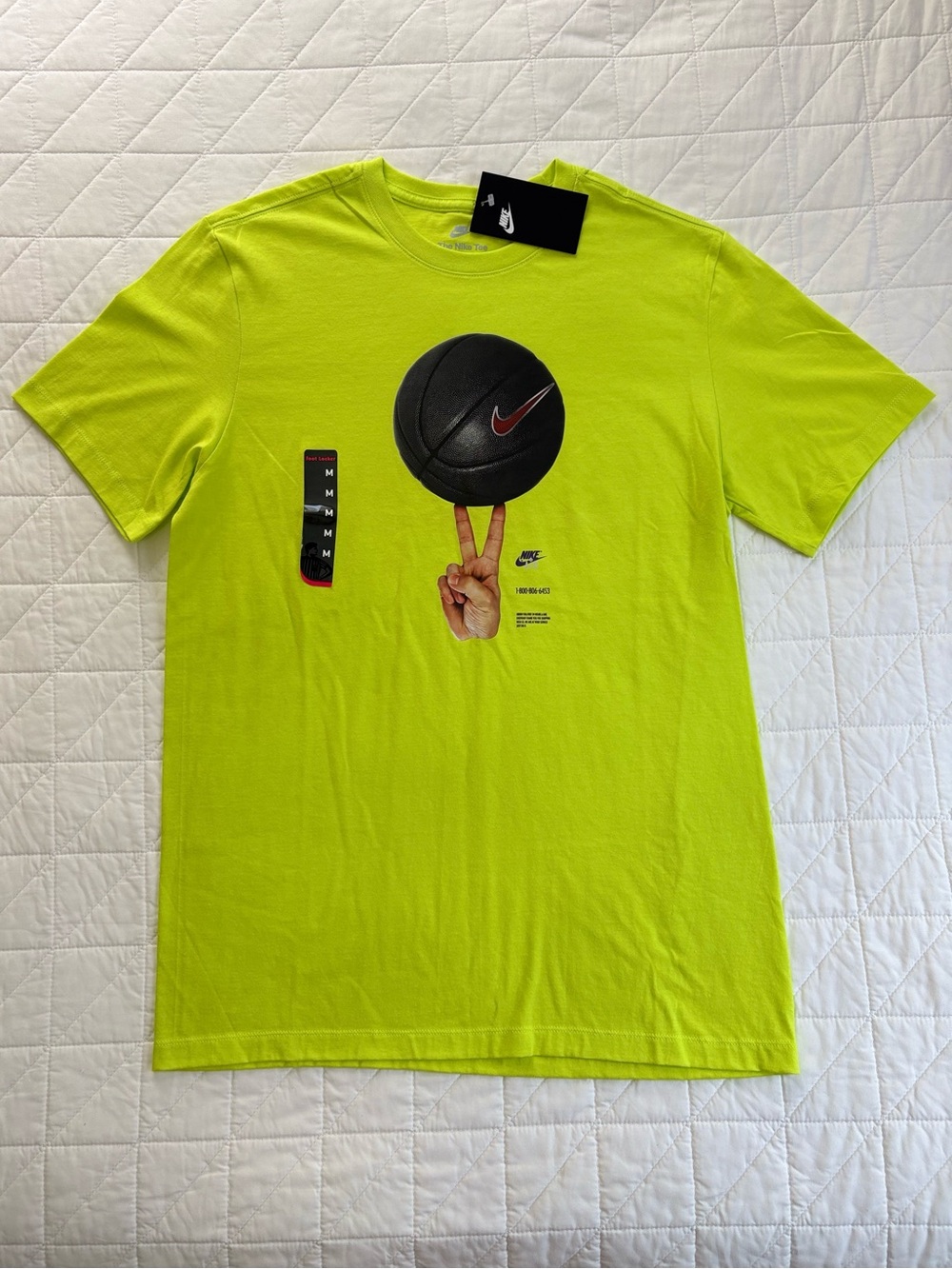 Nike Cyber Legacy Graphic Peace Sign T-Shirt – Neon Green Men’s Size Medium NWT